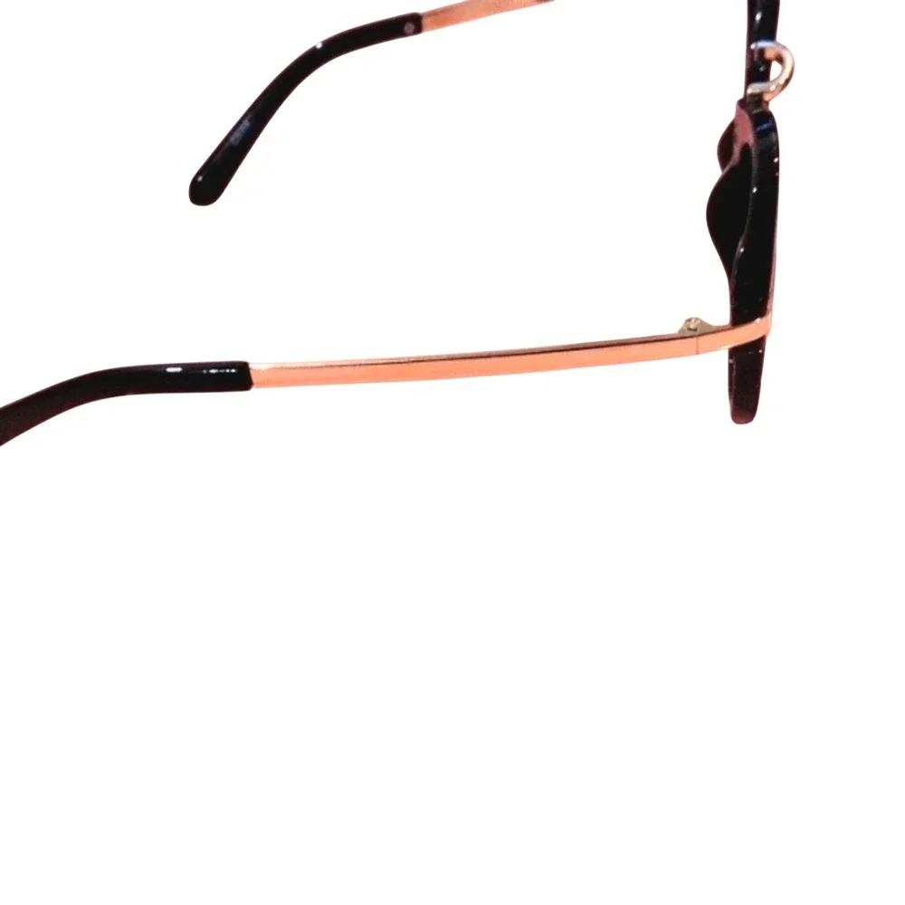Round Sunglasses Celebrity Look Black‎ Gold Arrow Metal Sides City Chic Modern